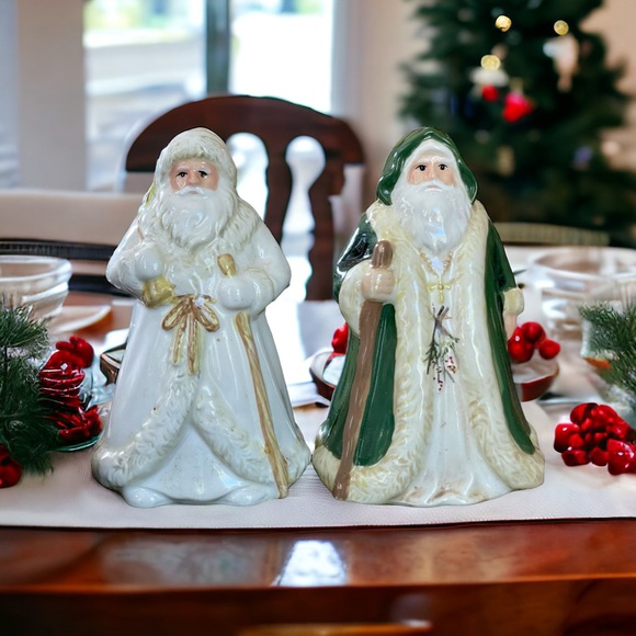 Vintage Victorian Santa Salt and Pepper Shakers Set - Picture 1 of 10
